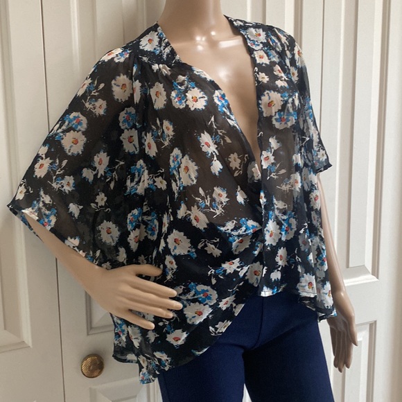 SO Womens XL Floral Sheer Cardigan. Open Front. Super cute: Batwing. Black with - Picture 2 of 10